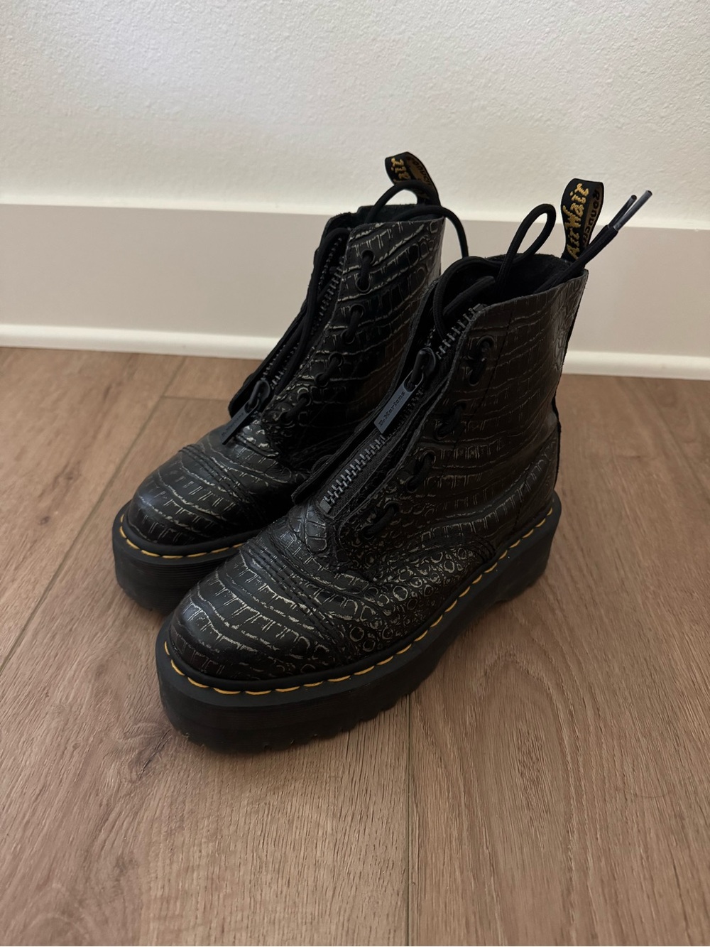 Dr Martens Sinclair Boots - Size 7 - Picture 2 of 7